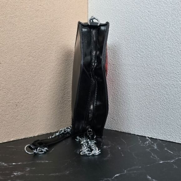 🎃 Glamorous Glitter Vampire Lips Crossbody Bag (NWOT) - Picture 6 of 11